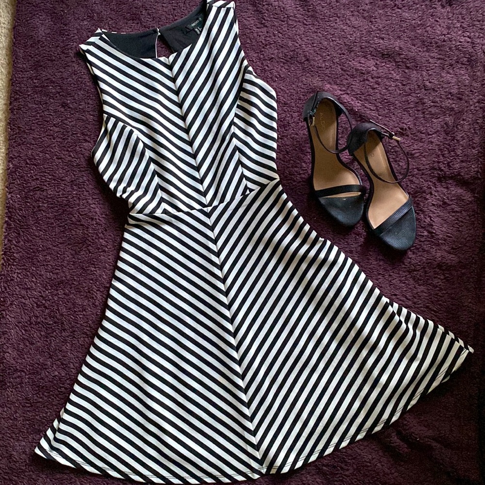 Striped fit & flare dress with a back cut out